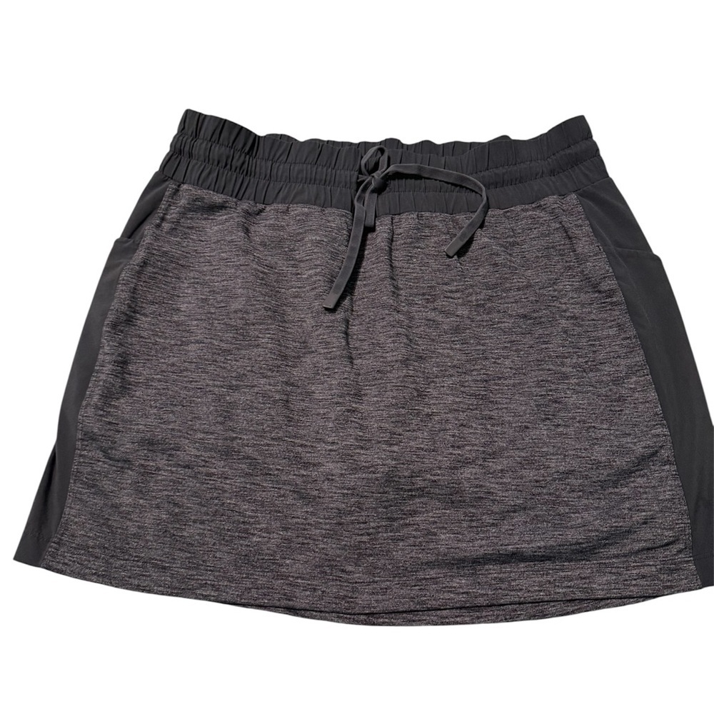 Athleta Gray Skorts with Elastic Waistband - Picture 5 of 8